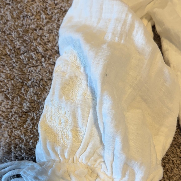 Embroidered Romper - Picture 3 of 5